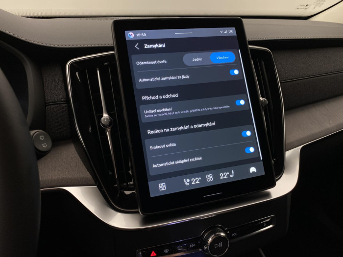 Volvo XC90 T8 AWD RECHARGE DARK PLUS 7m na operativní leasing
