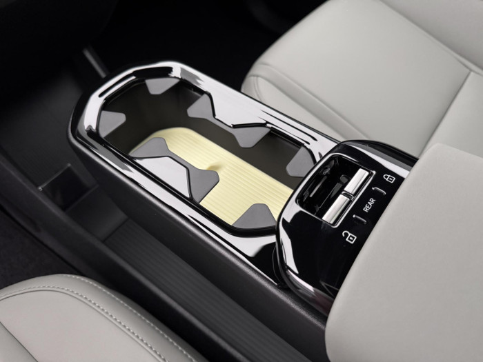 Volvo EX30 PURE ELECTRIC EXTENDED ULTRA na operativní leasing