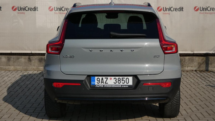 Volvo XC40 B3 PLUS DARK na operativní leasing