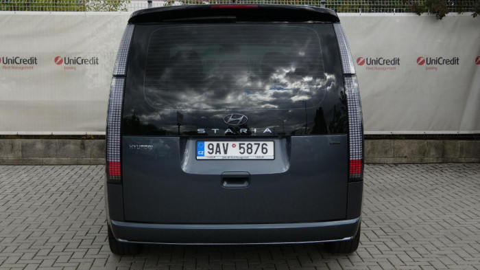 Hyundai Staria 2.2 CRDi Luxury 4x4 Auto na operativní leasing