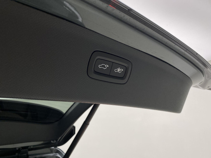 Volvo XC90 T8 AWD Plug-in BRIGHT ULTRA na operativní leasing