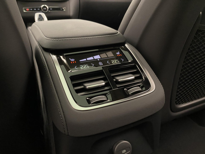 Volvo XC90 T8 AWD Plug-in BRIGHT ULTRA na operativní leasing