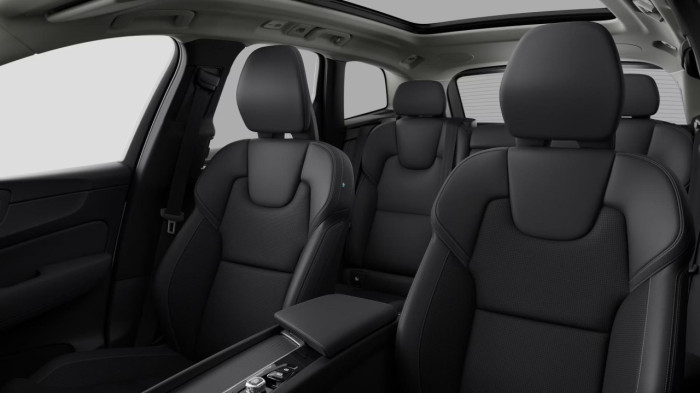 Volvo XC60 B5 AWD AUT DARK ULTRA na operativní leasing