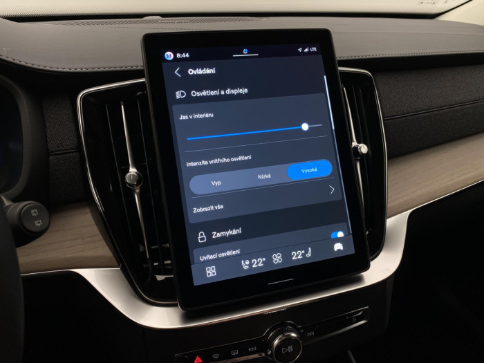 Volvo XC90 T8 AWD Plug-in BRIGHT PLUS 7m na operativní leasing