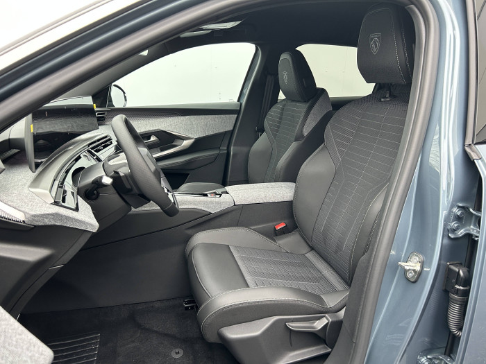 Peugeot 3008 GT e-DCS6 Hybrid / 107kW na operativní leasing