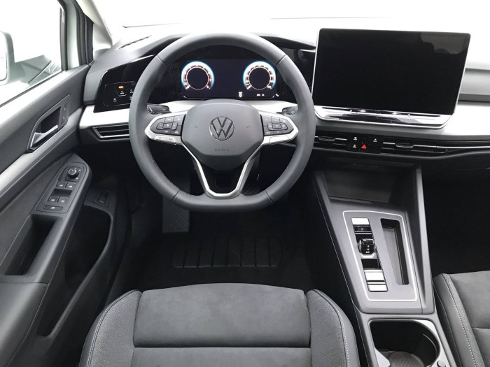 Volkswagen Golf Variant People 7DSG mHEV 1,5eTSI / 85kW na operativní leasing
