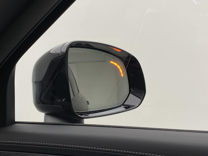 Volvo XC90 B5 AWD BLACK EDITION PLUS 7 na operativní leasing