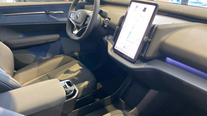 Volvo EX30 PLUS, Single Motor, 200 kW / 272 HP na operativní leasing