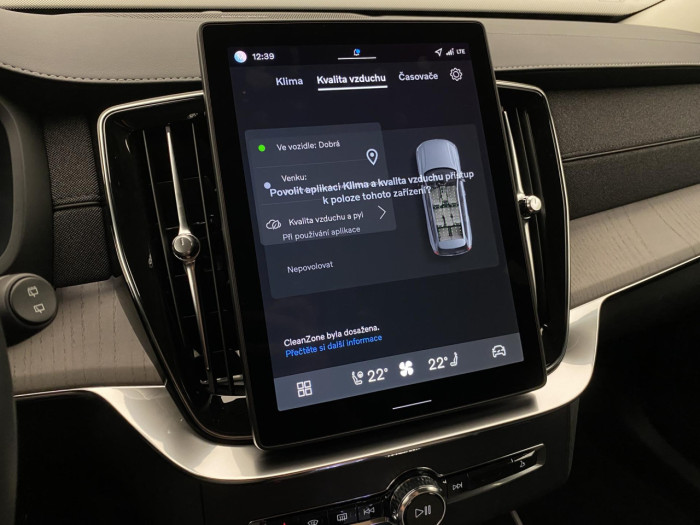 Volvo XC90 T8 AWD RECHARGE DARK PLUS 7m na operativní leasing