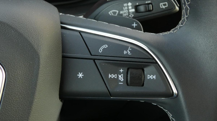 Audi Q8 55 TFSI quattro tiptronic na operativní leasing