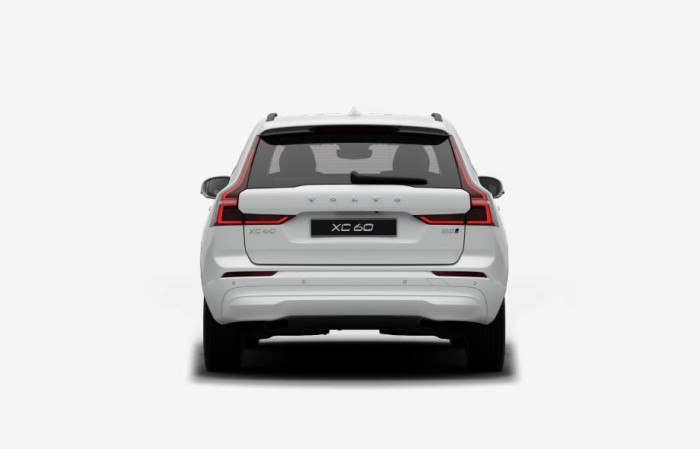 Volvo XC60 B5 AWD AUT ESSENTIAL na operativní leasing