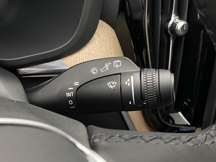 Volvo XC60 B5 AWD AUT BRIGHT PLUS na operativní leasing