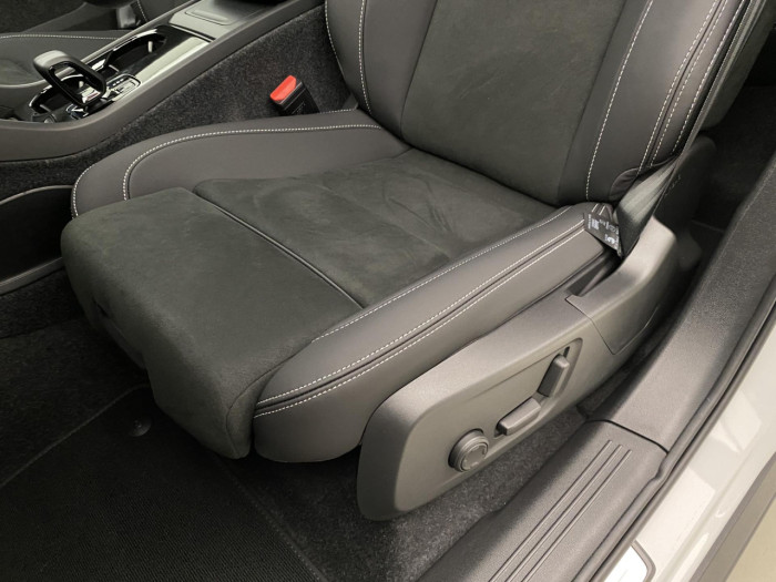 Volvo EC40 BLACK EDITION SINGLE EXT ULTRA Edition na operativní leasing