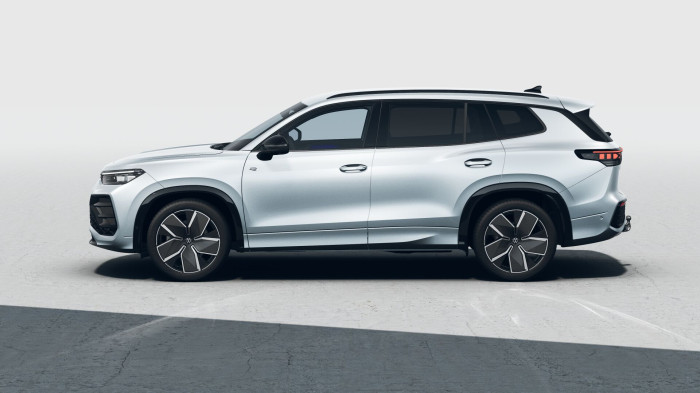 Volkswagen Tayron R-Line People 150 kW eHybrid na operativní leasing