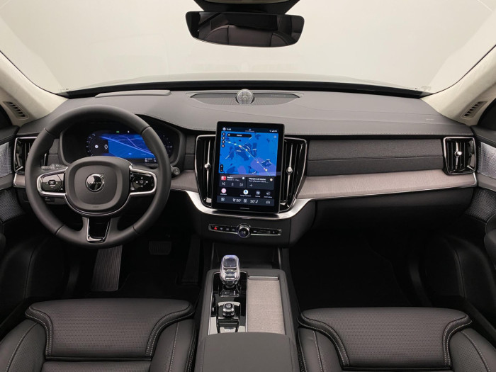 Volvo XC90 T8 AWD Plug-in DARK ULTRA na operativní leasing