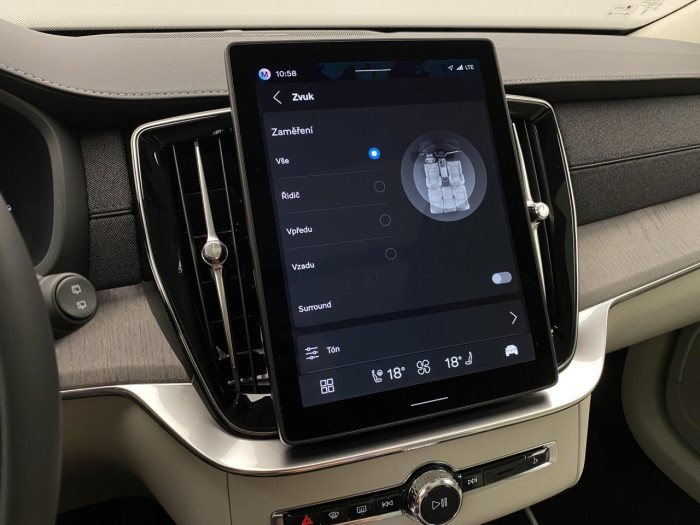 Volvo XC90 T8 AWD Plug-in DARK ULTRA na operativní leasing