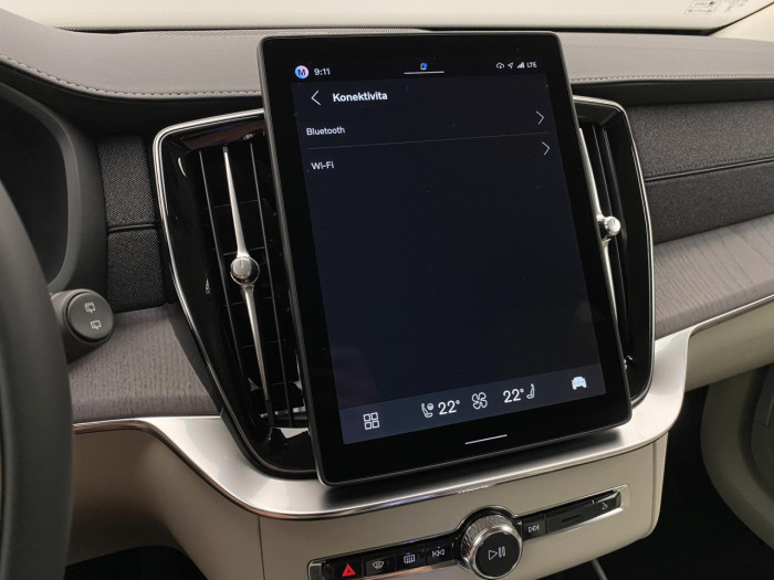 Volvo XC90 T8 AWD Plug-in BRIGHT PLUS 7m na operativní leasing