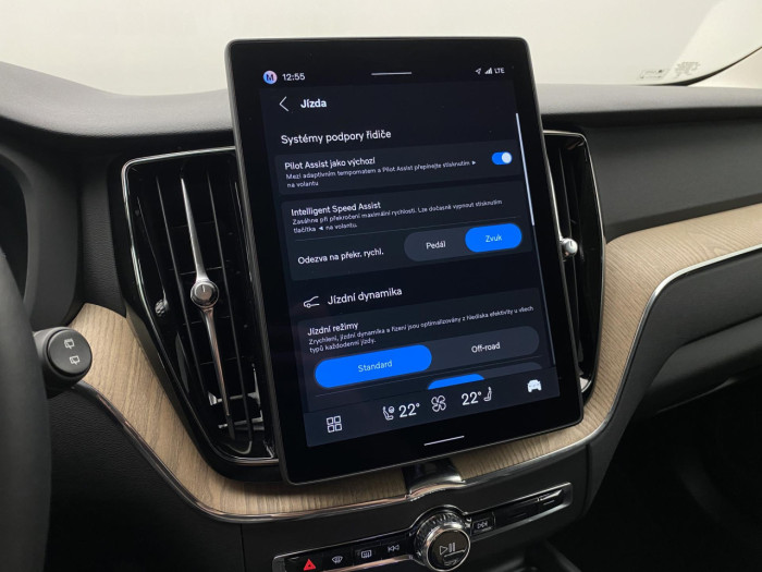 Volvo XC60 B5 AWD AUT BRIGHT PLUS na operativní leasing