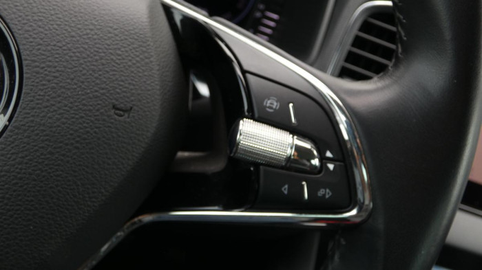 Škoda Karoq 2.0 TDI 110 kW Style 4x4 DSG na operativní leasing