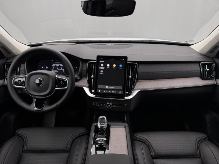 Volvo XC90 T8 AWD Plug-in ULTRA DARK 7m na operativní leasing