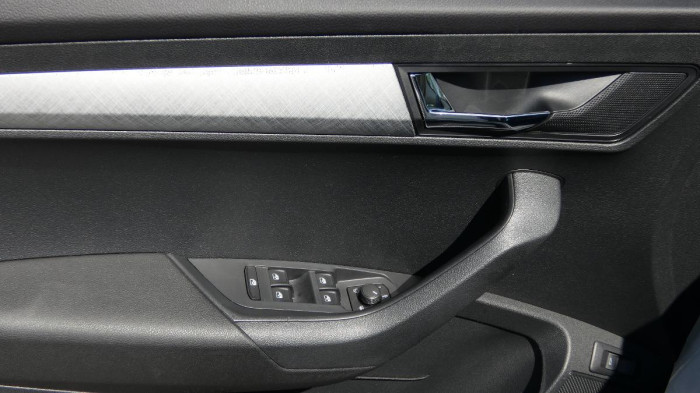 Škoda Karoq 1,5 TSI DSG Ambition na operativní leasing