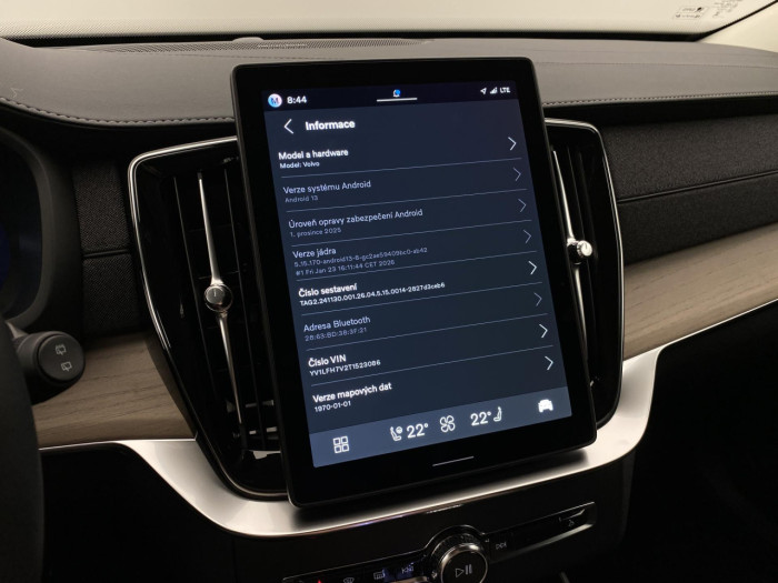 Volvo XC90 T8 AWD Plug-in BRIGHT PLUS 7m na operativní leasing