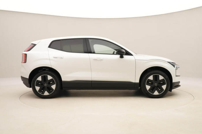 Volvo EX30 P5 LONG RANGE ELETRIC PLUS na operativní leasing