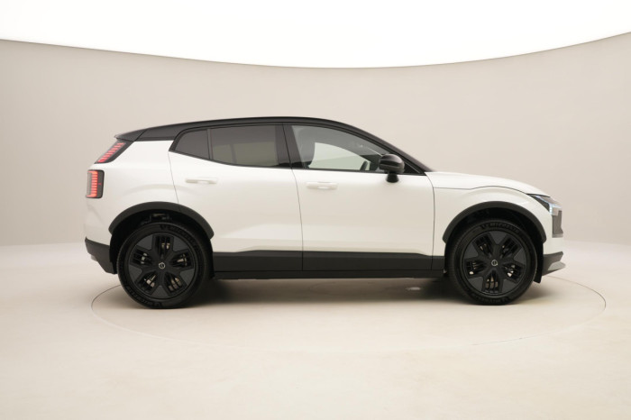 Volvo EX30 CROSS COUNTRY P5 LONG R. PLUS na operativní leasing