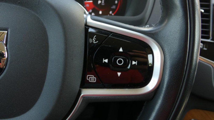 Volvo XC90 B5 AWD Drive-E mHEV aut. Inscr na operativní leasing