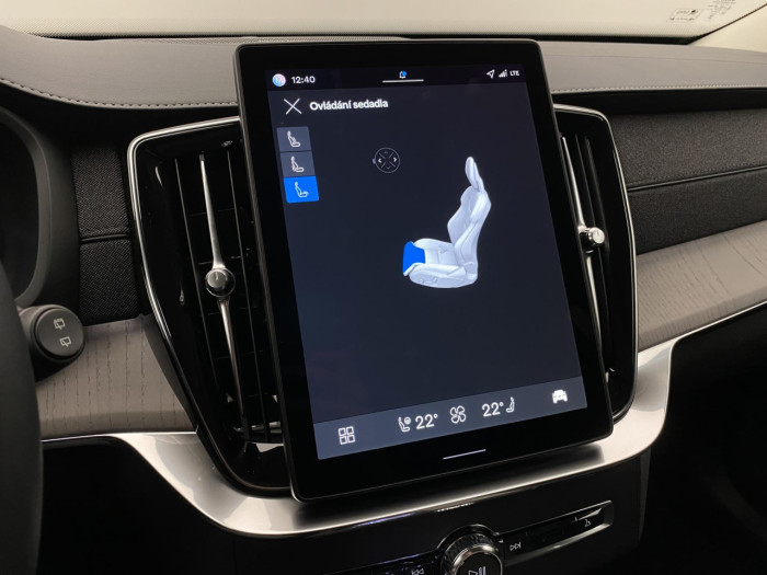 Volvo XC90 T8 AWD RECHARGE DARK PLUS 7m na operativní leasing