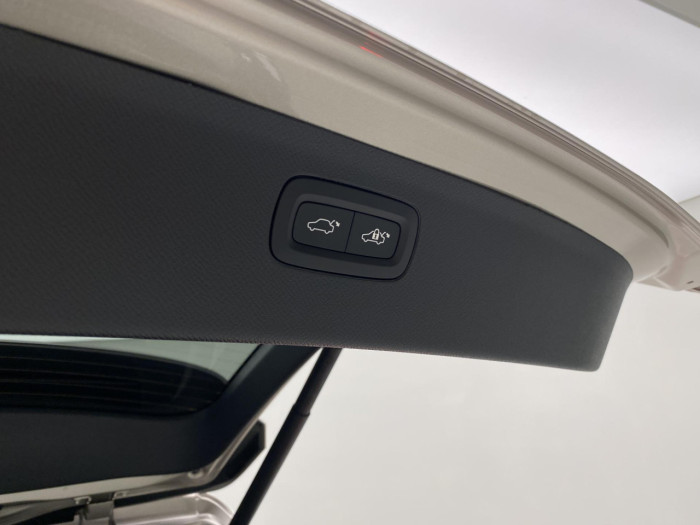 Volvo XC90 B5 AWD AUT BRIGHT ULTRA 7míst na operativní leasing