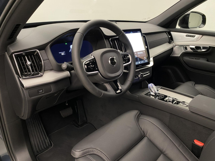 Volvo XC90 B5 AWD AUT BLACK EDITION PLUS na operativní leasing