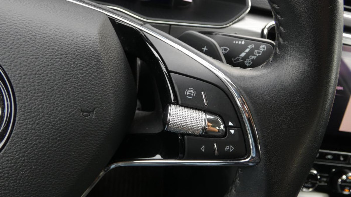 Škoda Superb 1.4 TSI iV Ambition DSG na operativní leasing