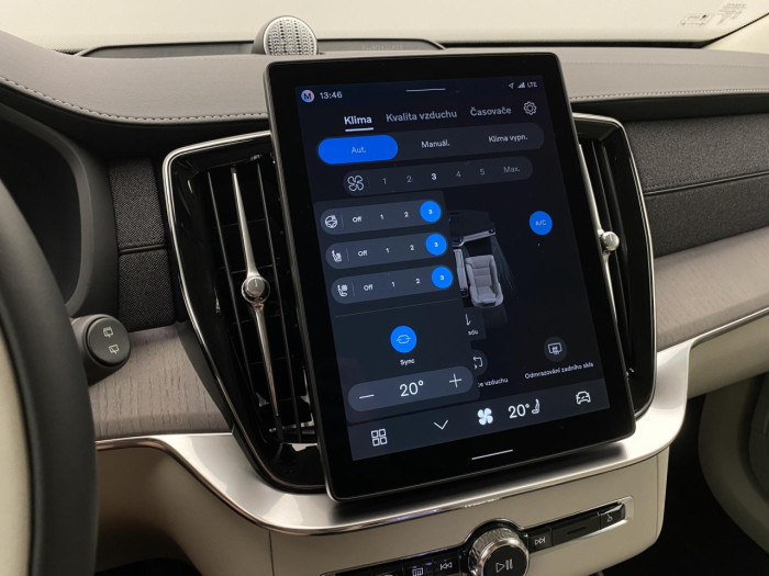 Volvo XC90 T8 AWD Plug-in BRIGHT PLUS 7m na operativní leasing
