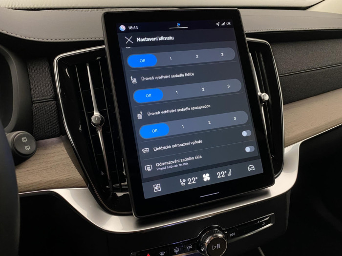 Volvo XC90 B5 AWD AUT DARK PLUS 7míst na operativní leasing