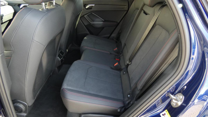 Audi Q3 Sportback 40 TFSI quattro S li na operativní leasing