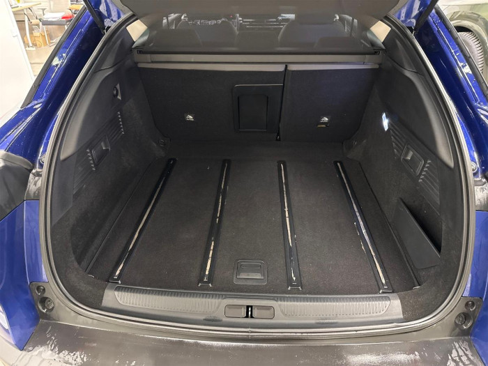 Citroën C5 X 1.6 PureTech 180 EAT8 Shine na operativní leasing