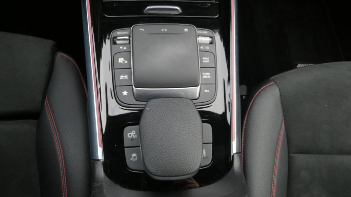 Mercedes-Benz GLB 35 4MATIC AMG na operativní leasing