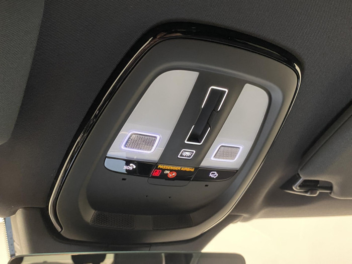 Volvo XC90 B5 AWD BLACK EDITION PLUS 7 na operativní leasing