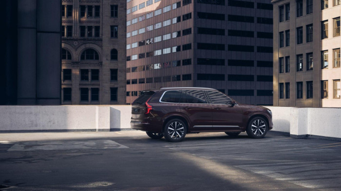 Volvo XC90 B5 AWD AUT CORE 7míst na operativní leasing