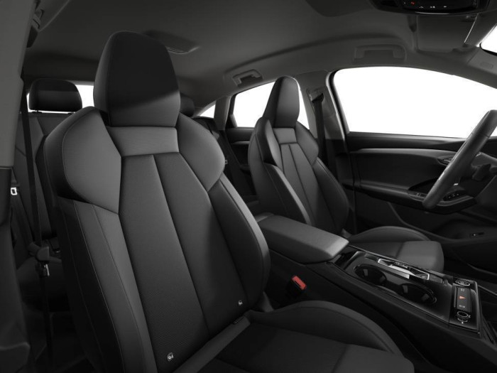 Audi Q6 SB e-tron quattro na operativní leasing