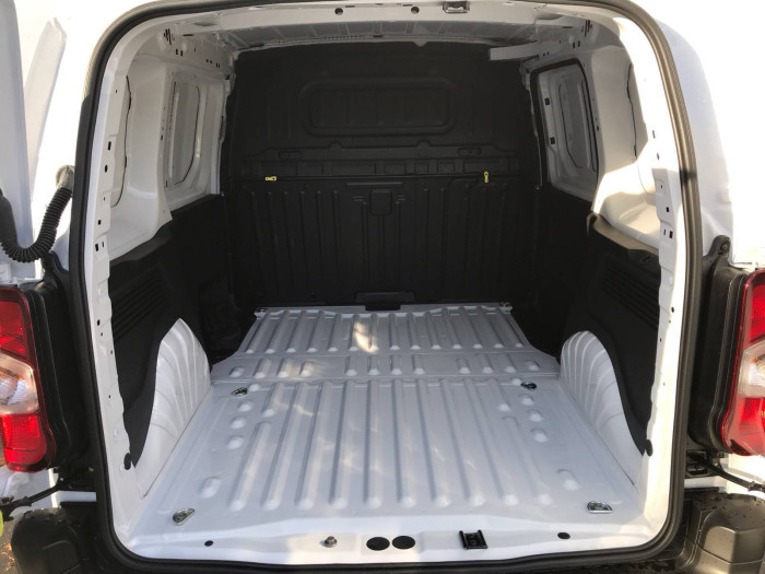 Peugeot Partner Furgon L1 650 1,5 BlueHDi S&S MAN6 / 75kW na operativní leasing