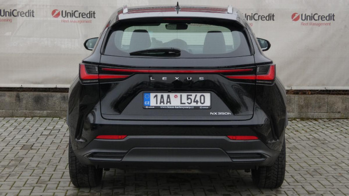 Lexus NX 350h 2.5 E-CVT Comfort Top na operativní leasing