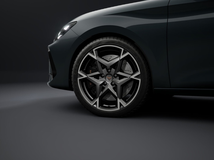 Cupra Leon VZ 2.0 TSI 325k DSG na operativní leasing