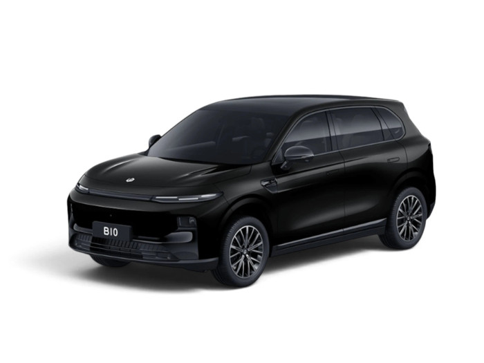 Leapmotor B10 Design 1.5 Hybrid EV 160 kW Benzín Automatická převodovka na operativní leasing