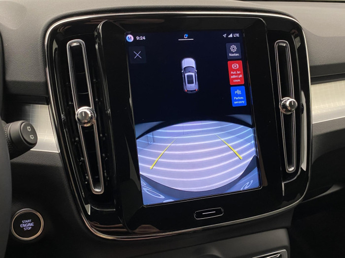 Volvo XC40 B3 AUT DARK PLUS na operativní leasing