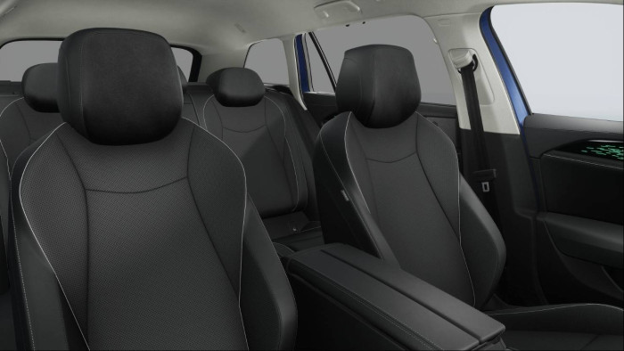 Volkswagen Passat Elegance 7DSG 2,0TDI / 110kW na operativní leasing