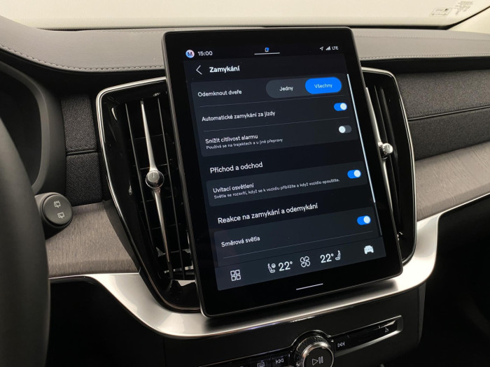 Volvo XC90 T8 AWD Plug-in BRIGHT PLUS 7m na operativní leasing