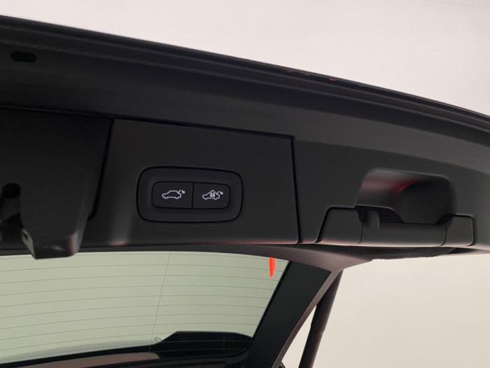 Volvo V90 T6 AWD Plug-in BRIGHT PLUS na operativní leasing