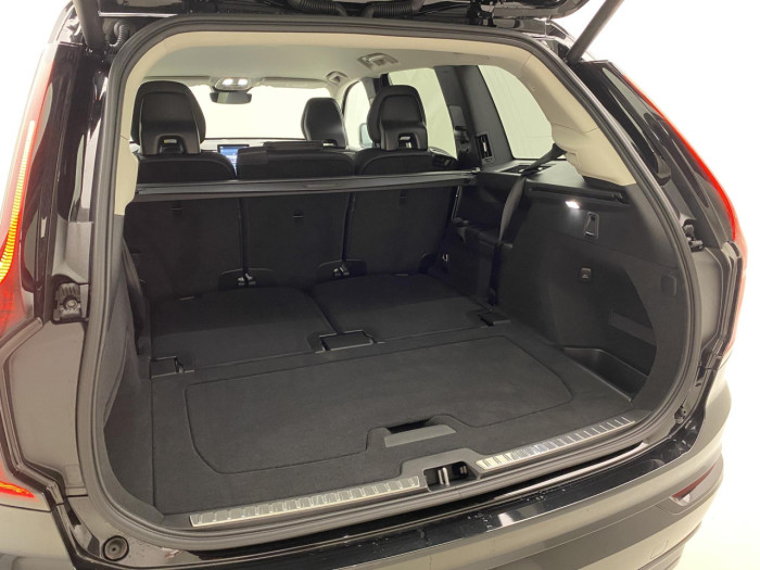 Volvo XC90 T8 AWD RECHARGE DARK PLUS 7m na operativní leasing